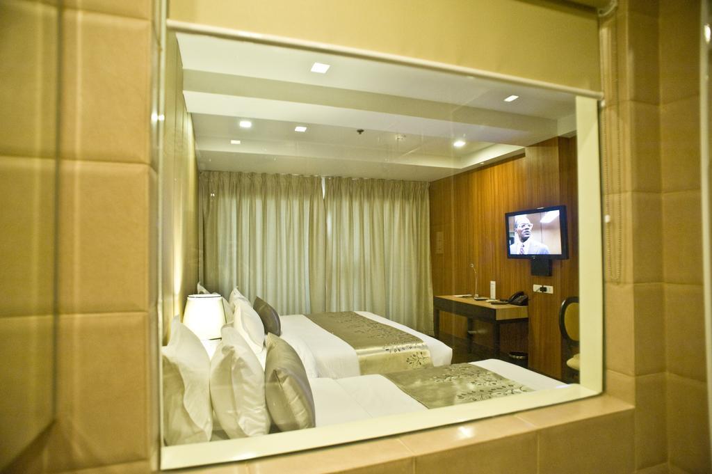 Goldberry & Mactan