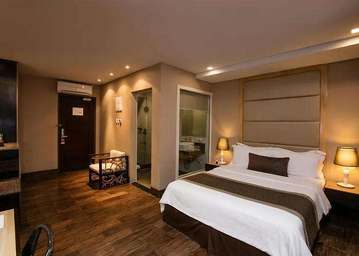 Goldberry Suites & Hotel Mactan